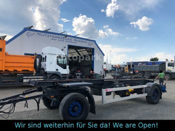 Container transporter/ swap body trailer Ackermann Wechselfahrgestell für Möbelkoffer