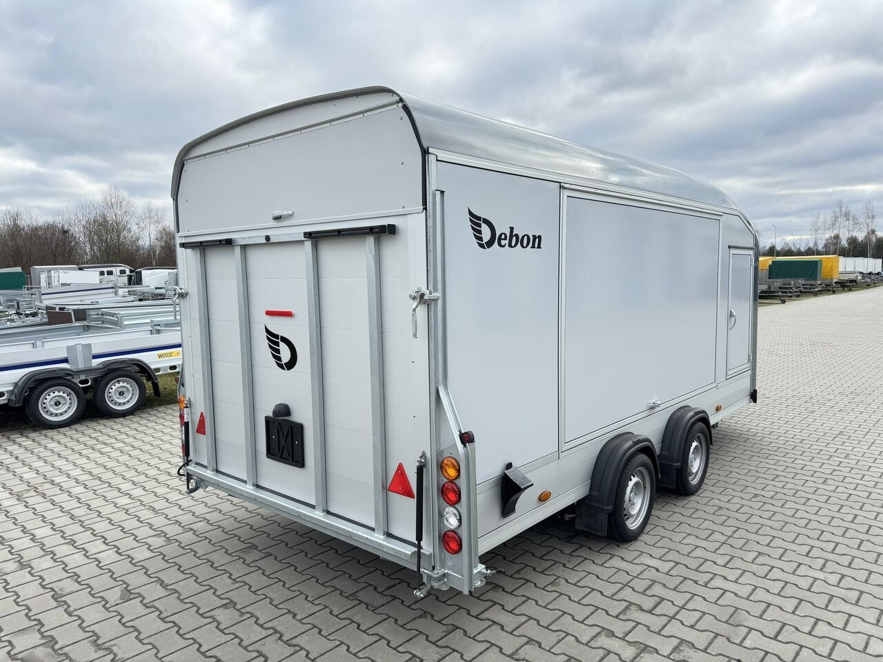 Debon C1000 van cargo 3500 kg closed car trailer 500x200cm 2x doors - Autotransporter trailer: picture 5