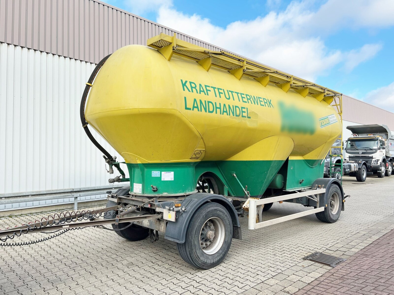 Feldbinder EUT 31.2 Silo-Anhänger EUT 31.2 Silo-Anhänger, ca. 31m³, 4x Domdeckel - Tank trailer: picture 1