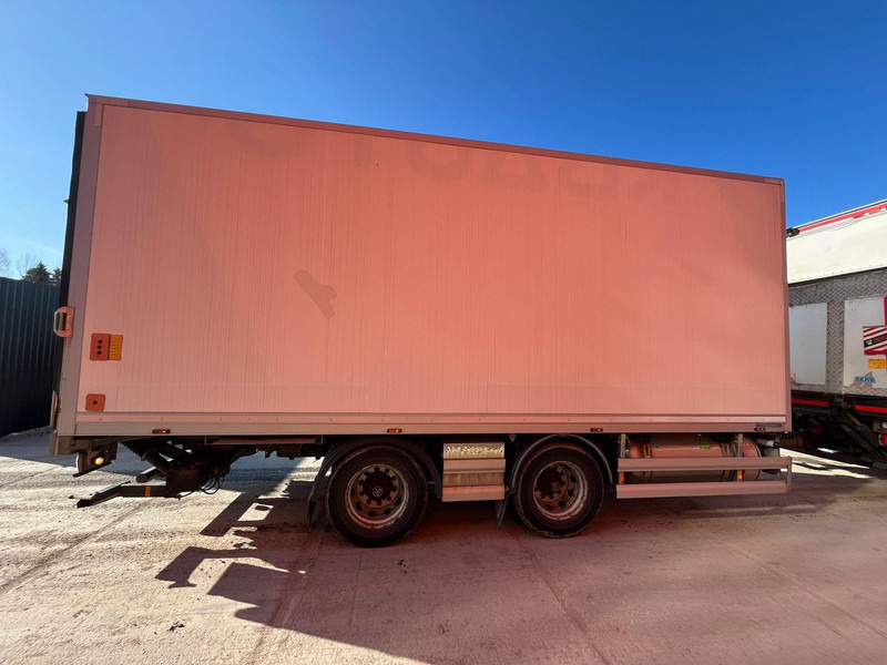 HFR KK 18 BOX L=7040 mm - Closed box trailer: picture 4