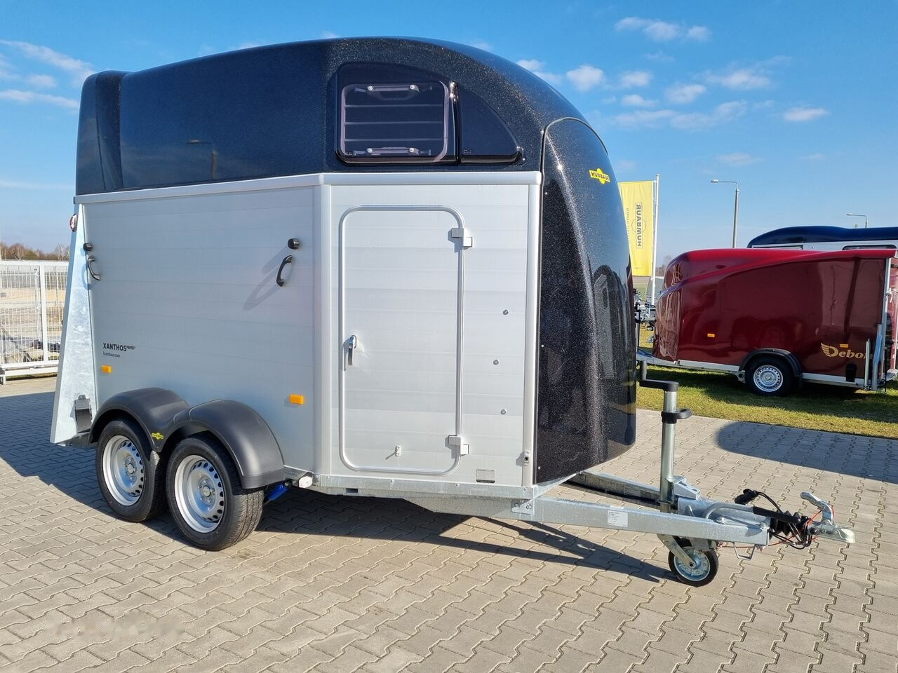 Humbaur Xanthos Aero 2400 trailer for 2 horses saddle room 2.4T GVW - Horse trailer: picture 3