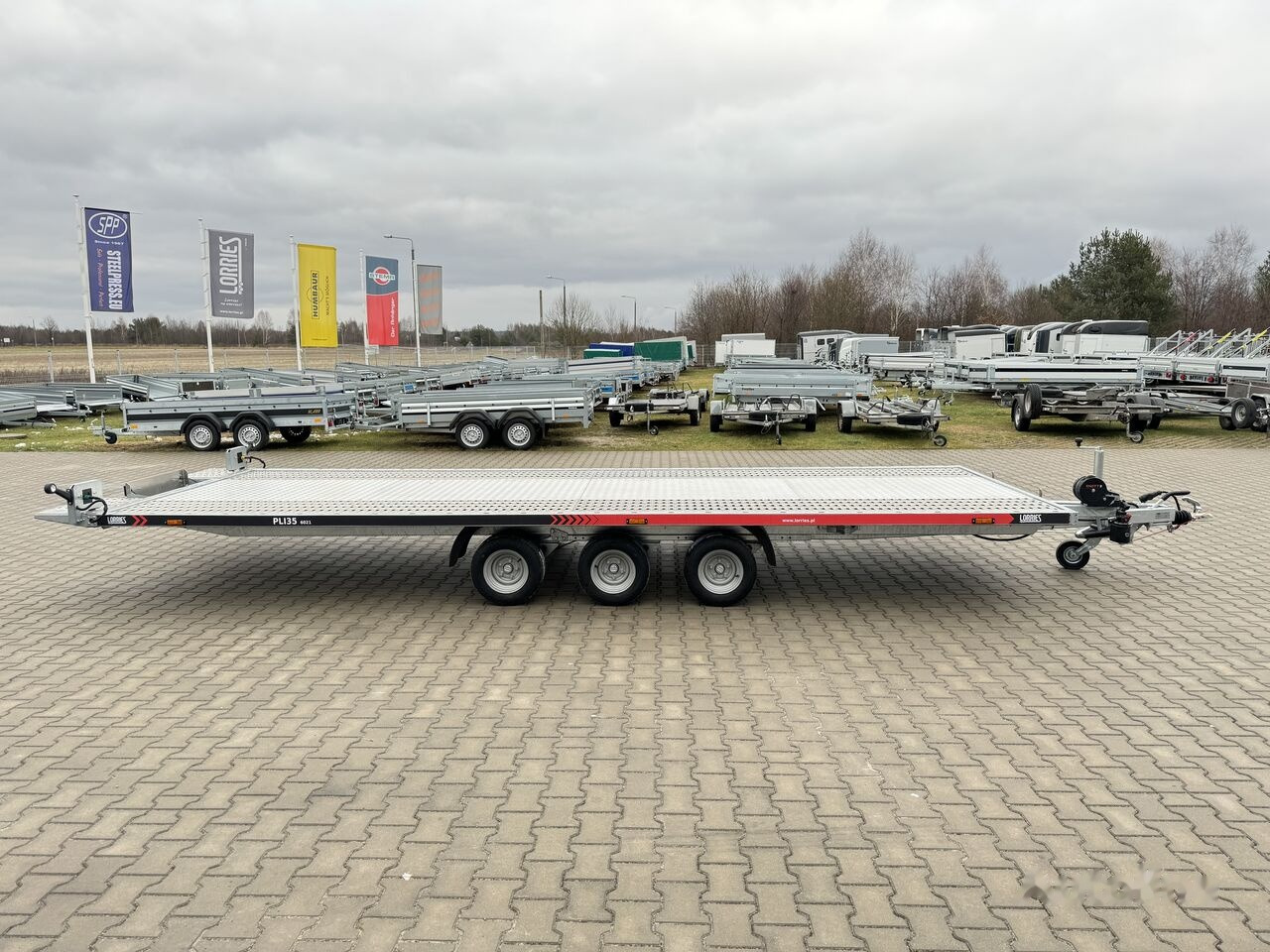 Lorries PLI35-6021 laweta 3-osiowa 635x216 cm 3500 kg ręczna pompa - Autotransporter trailer: picture 3