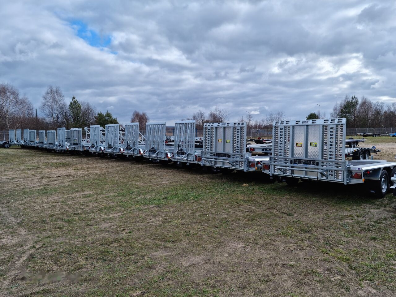 Lorries TPM27 311x155 cm GVW 2700kg machine transporter excavator bobcat - Plant trailer: picture 5
