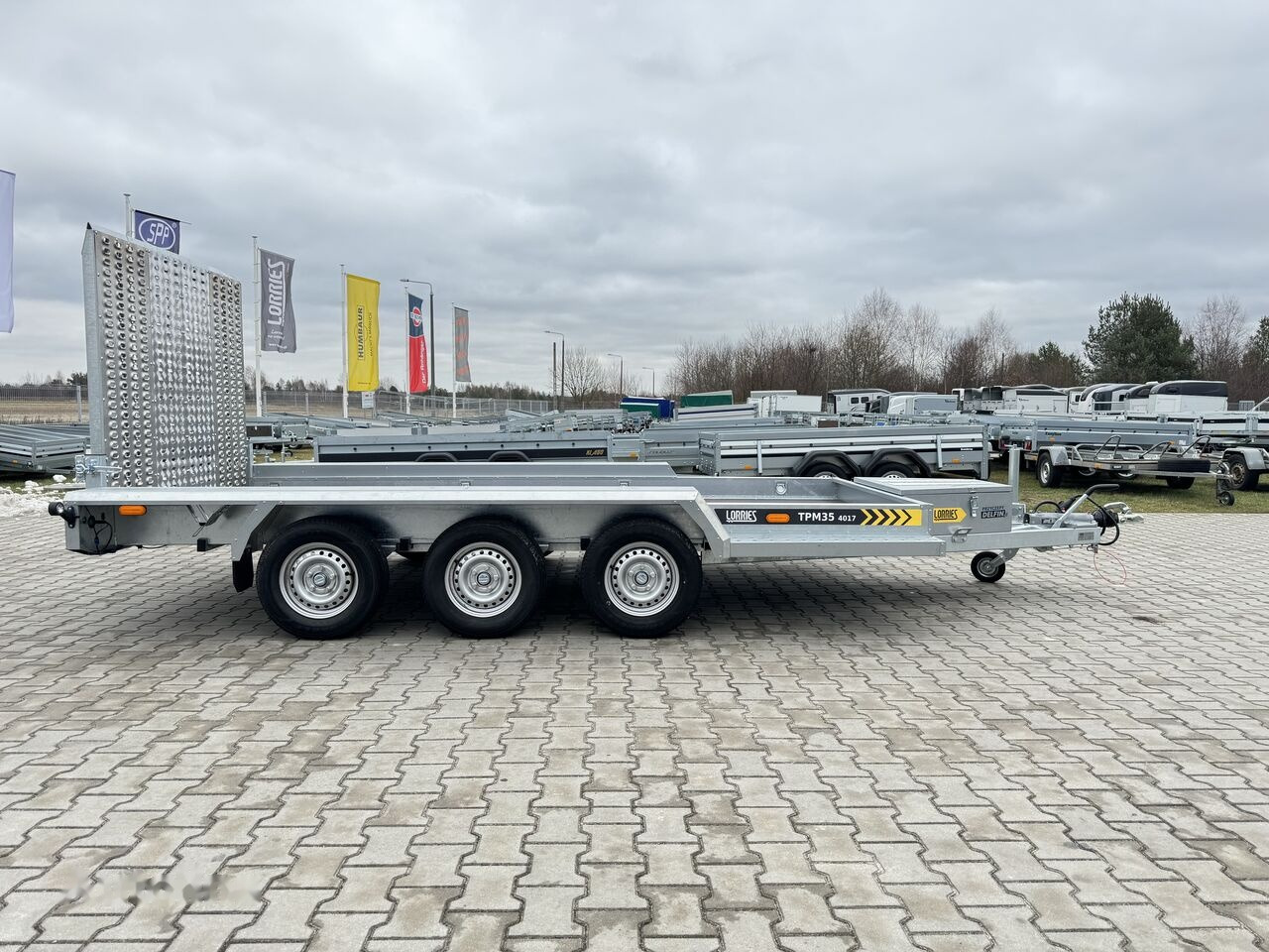 New Plant trailer Lorries TPM35-4017 402x175 cm DMC 3500kg przyczepa 3 osiowa pod koparkę: picture 2