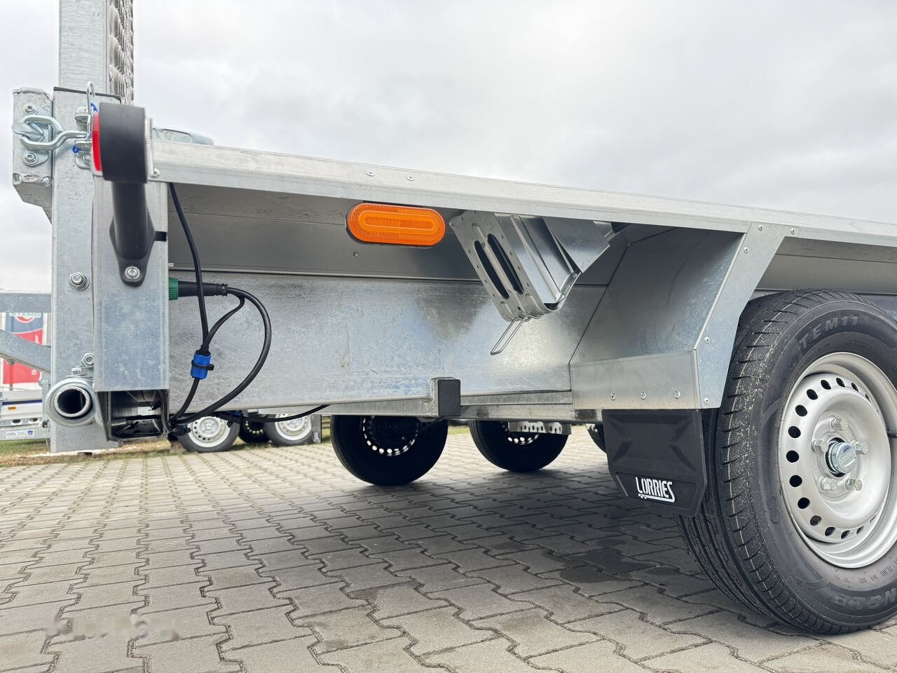 New Plant trailer Lorries TPM35-4017 402x175 cm DMC 3500kg przyczepa 3 osiowa pod koparkę: picture 12