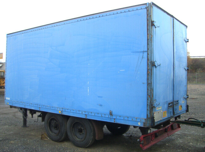 TPW A8,6/5,6E Lichtdach - Closed box trailer: picture 2