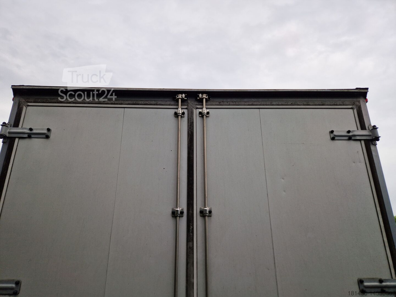 VEZEKO Koffer Sandwich 450cm aerodynamisch used - Closed box trailer: picture 5