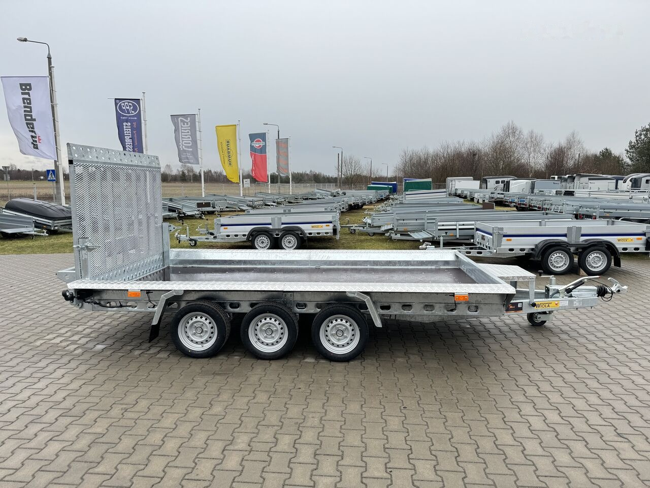 New Plant trailer Wiola B3540 MAX 3 axle trailer 3.5 T GVW machine transporter excavator: picture 14