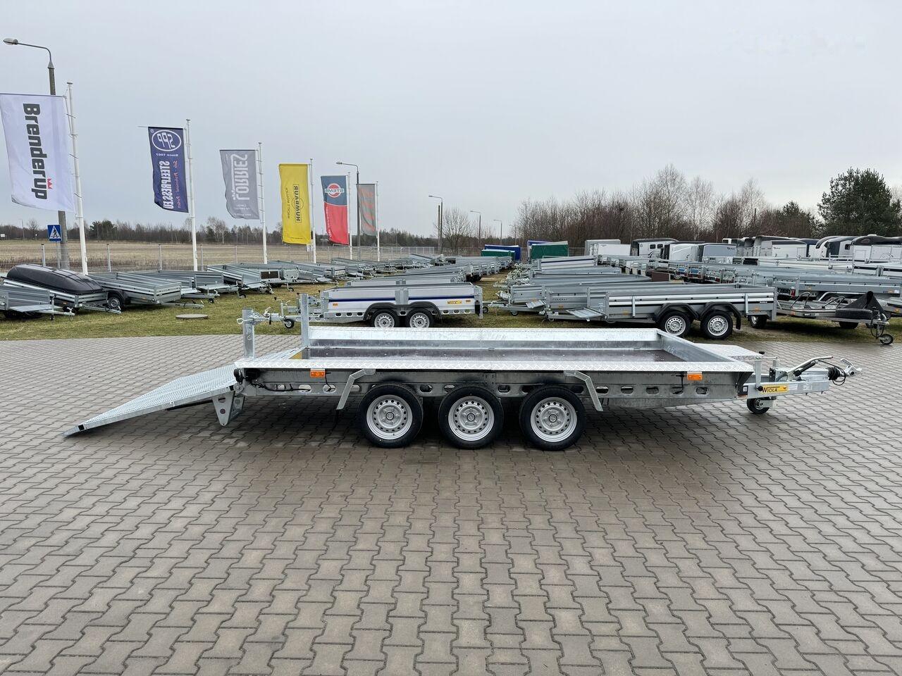 New Plant trailer Wiola B3540 MAX 3 axle trailer 3.5 T GVW machine transporter excavator: picture 34