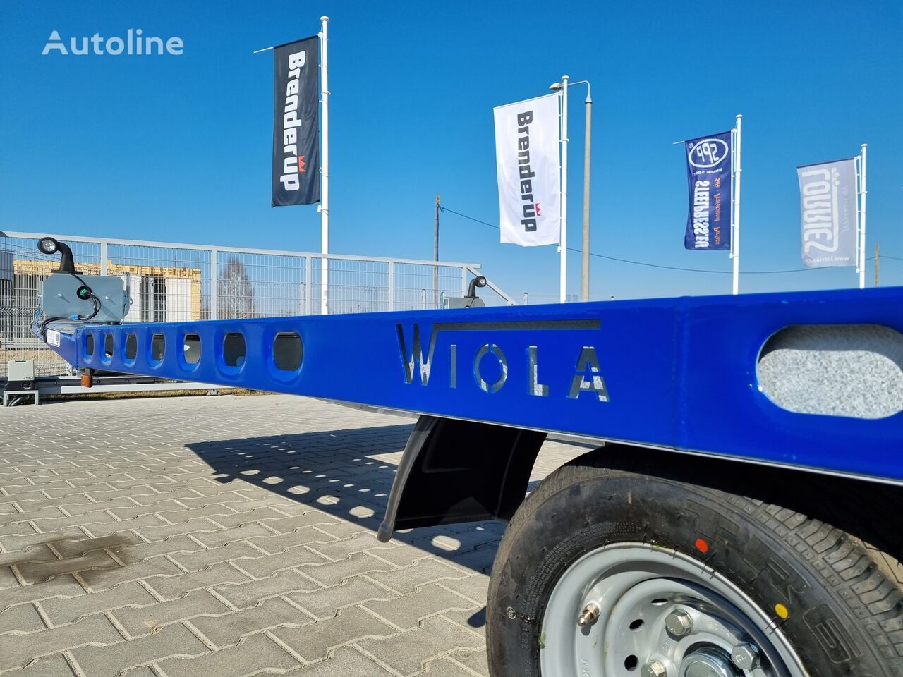 Wiola L27G45P car trailer 2.7t GVW hydraulic lifting 400x204 cm - Autotransporter trailer: picture 4