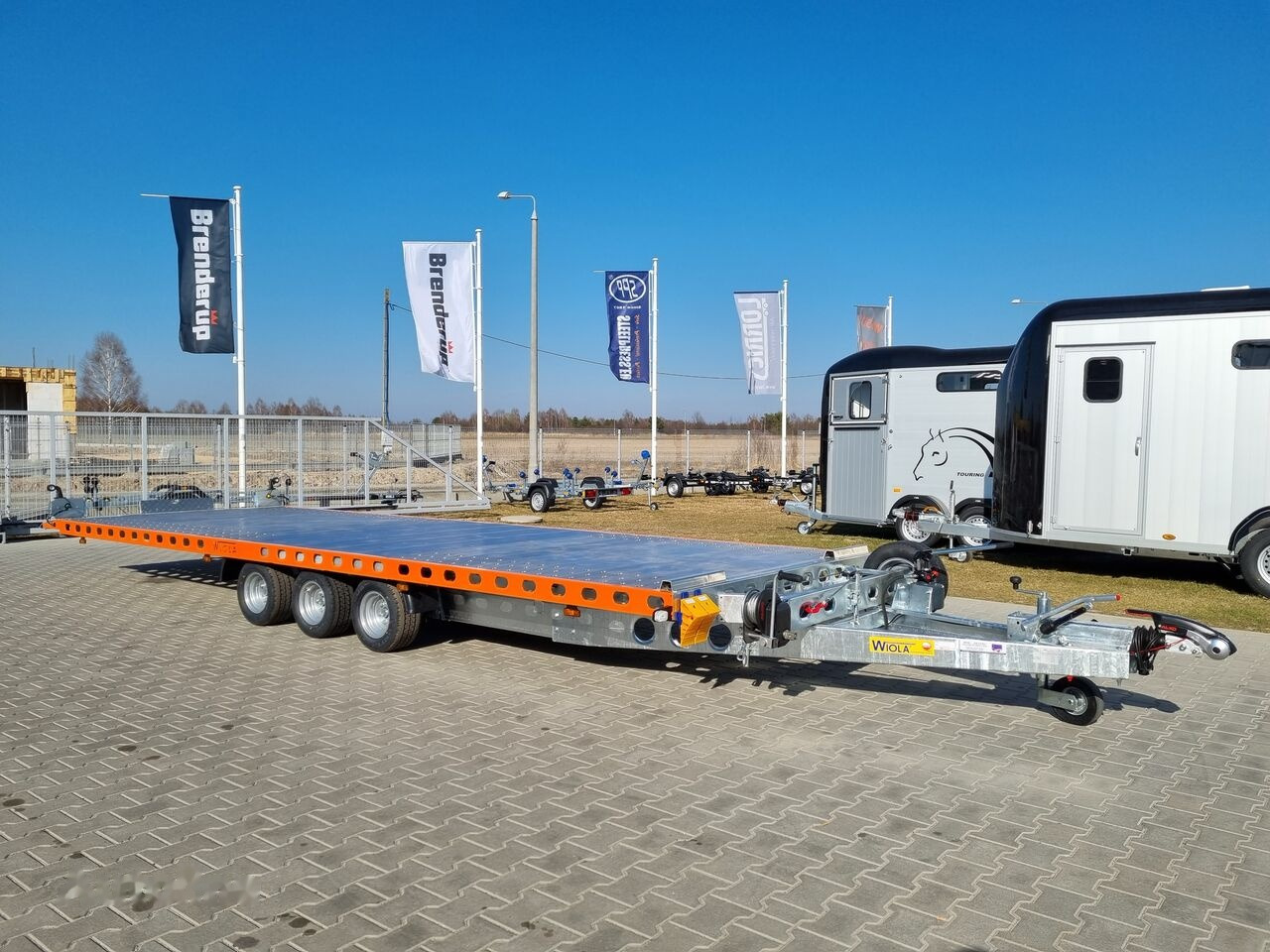 Wiola L35G65P hydraulic lifting 650x216 cm 3.5T GVW for vans trucks - Autotransporter trailer: picture 2