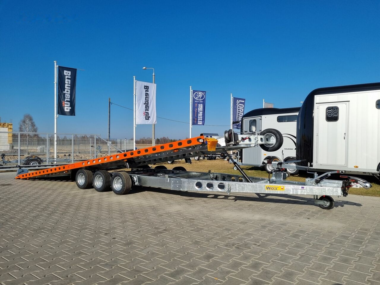 Wiola L35G65P hydraulic lifting 650x216 cm 3.5T GVW for vans trucks - Autotransporter trailer: picture 1