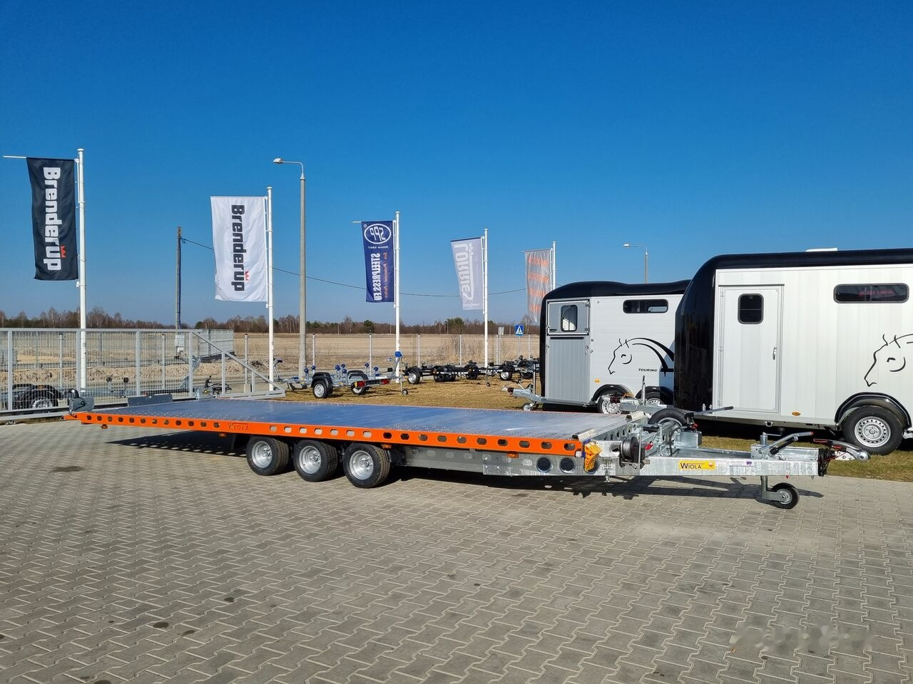 Wiola L35G65P hydraulic lifting 650x216 cm 3.5T GVW for vans trucks - Autotransporter trailer: picture 3