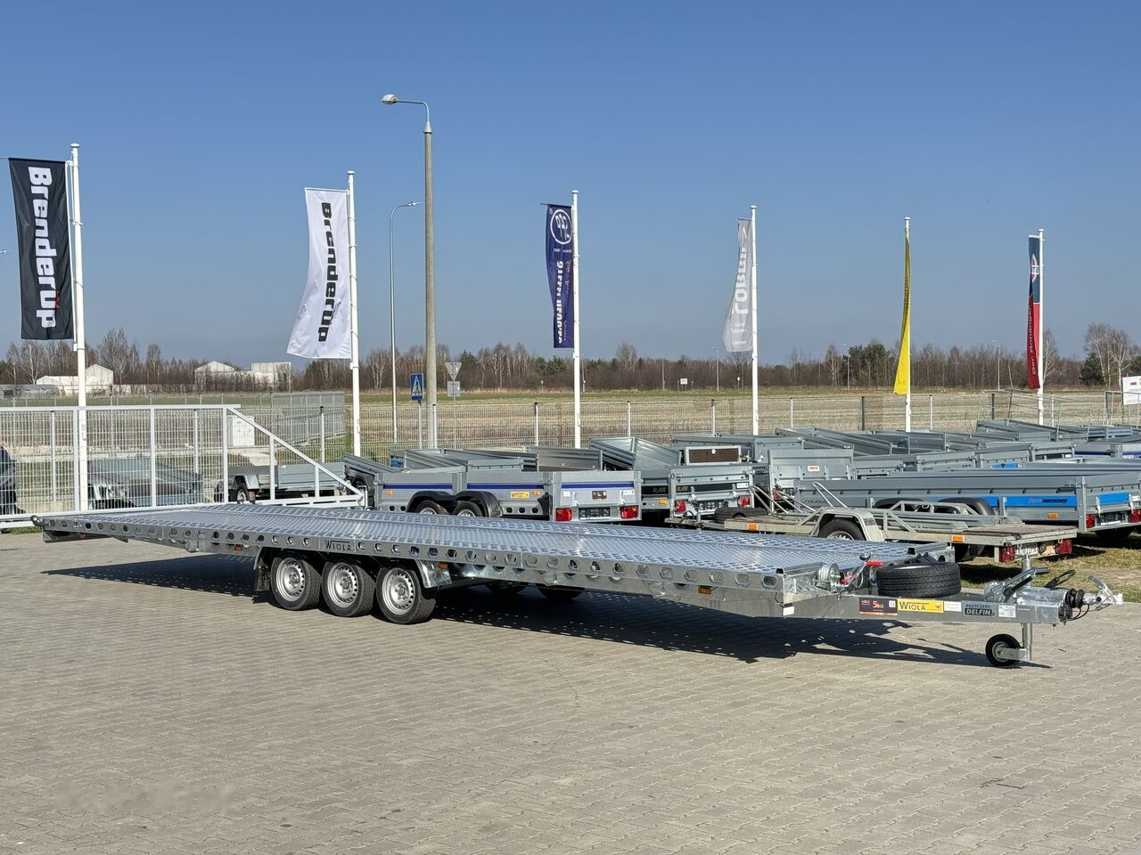 Wiola L35G85 8.5m long trailer with 3 axles for transport of 2 cars - Autotransporter trailer: picture 3