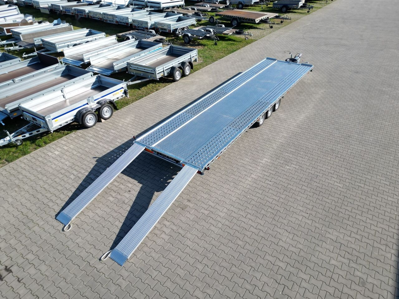 Wiola L35G85 8.5m long trailer with 3 axles for transport of 2 cars - Autotransporter trailer: picture 2