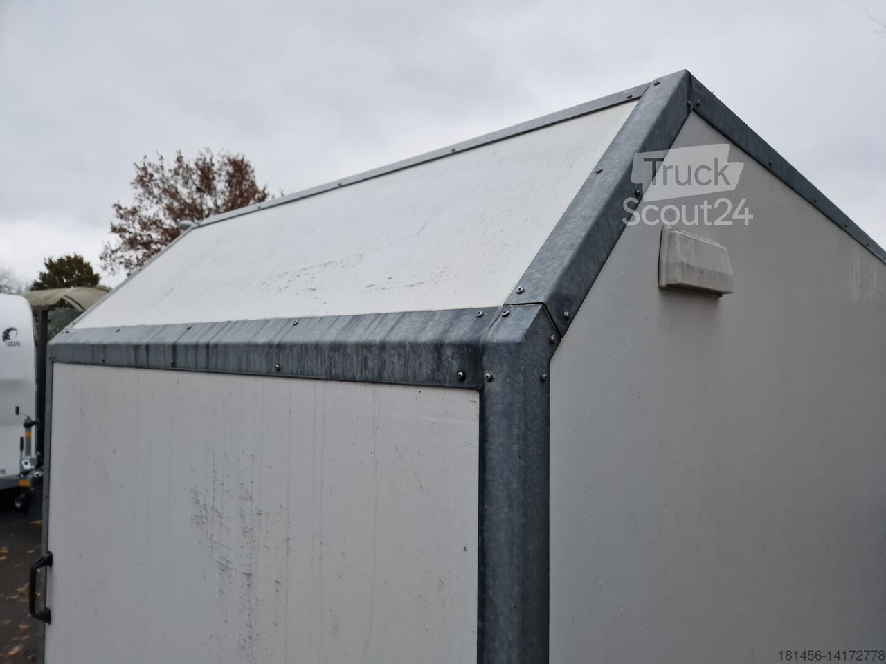 Closed box trailer aerodynamischer Koffer 1300kg Zurrsystem innen: picture 2