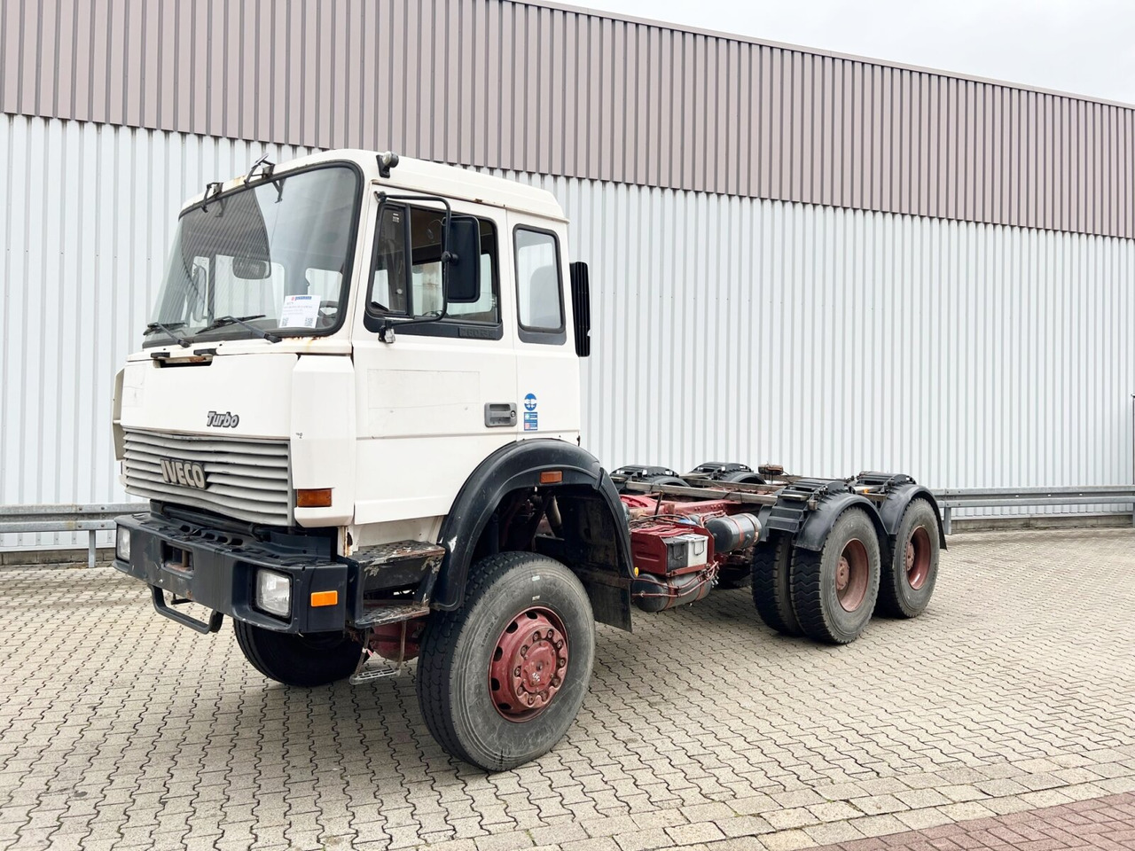 260-34 AHW 6x6 260-34 AHW 6x6, V8, Manual, Full Steel - Cab chassis truck: picture 1