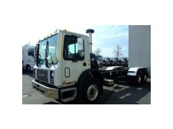 MACK MR 688
 - Cab chassis truck