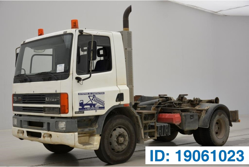 DAF 75.240 ATi - Hook lift truck: picture 1