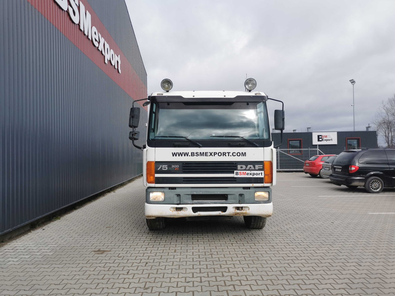 DAF 75.300 ATI chassis truck - Cab chassis truck: picture 3