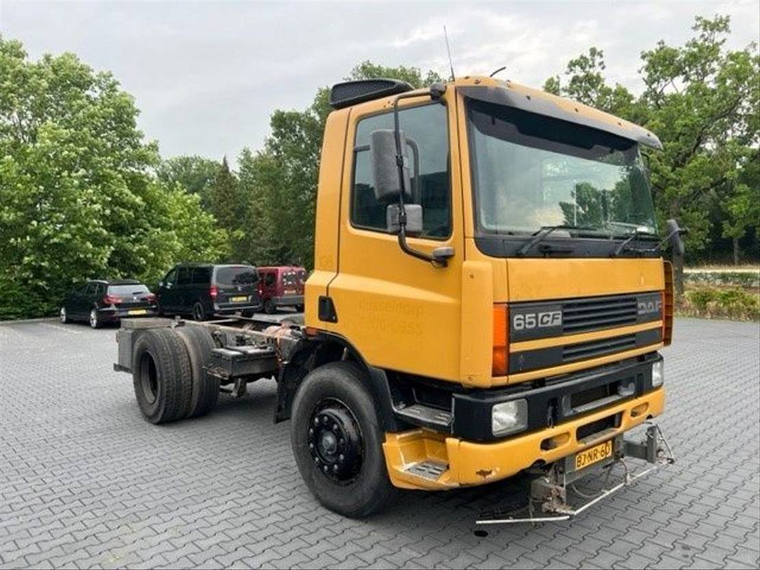 DAF CF 65 FA65.210 CF Right Hand Drive !!!!  - Cab chassis truck: picture 1