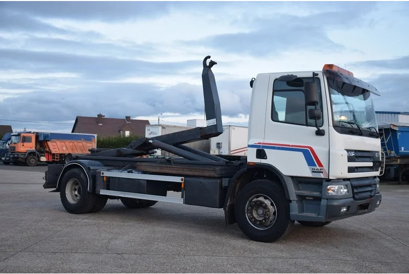 DAF CF 75.310 - Hook lift truck: picture 5