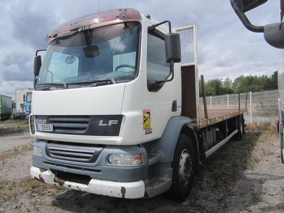 DAF LF55 220 - Dropside/ Flatbed truck: picture 1