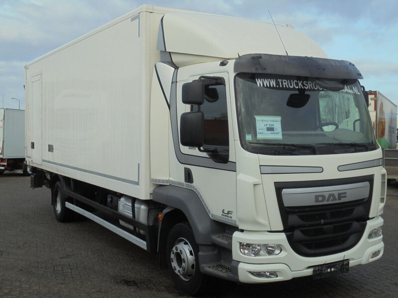 DAF LF 220 + Euro 6 + Dhollandia Lift+16 tons + Discounted from 31.950,- - Box truck: picture 3