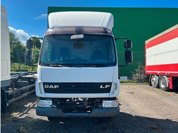 Curtainsider truck DAF LF 45.220 12 to. for PARTS no engine no gearbox!: picture 4