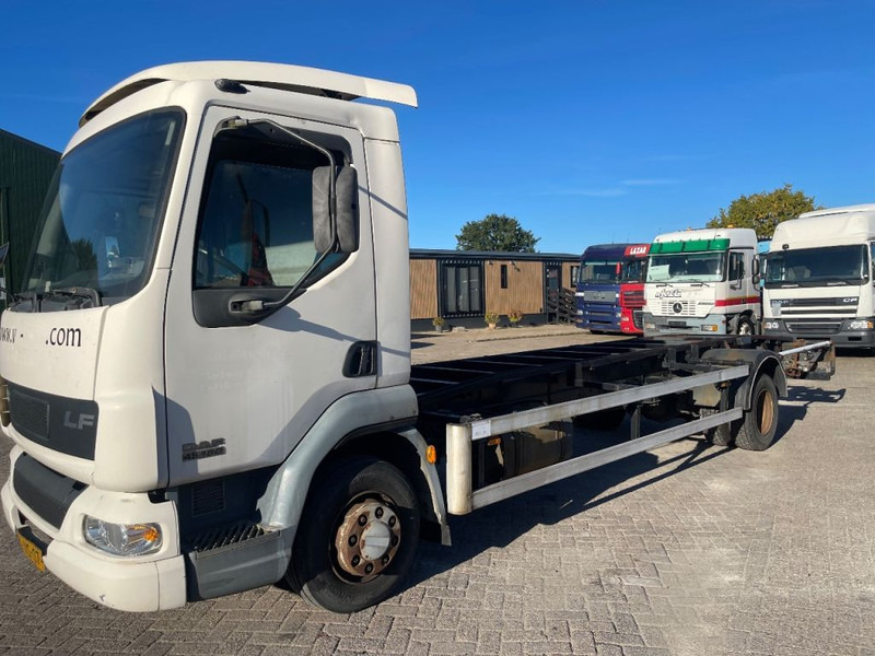 DAF LF 45 Chassis Truck - Cab chassis truck: picture 2
