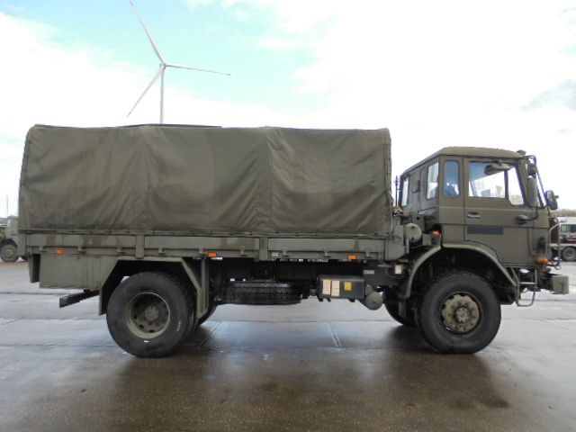 Curtainsider truck DAF YAD 4442 NT 4X4: picture 4