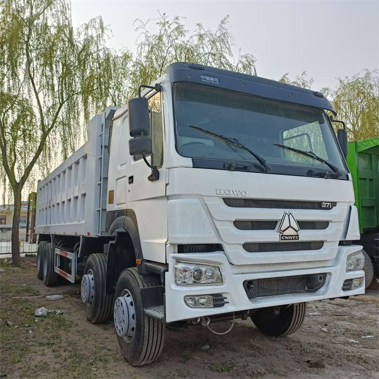 HOWO 8x4 371hp-White Tipper - Tipper: picture 4