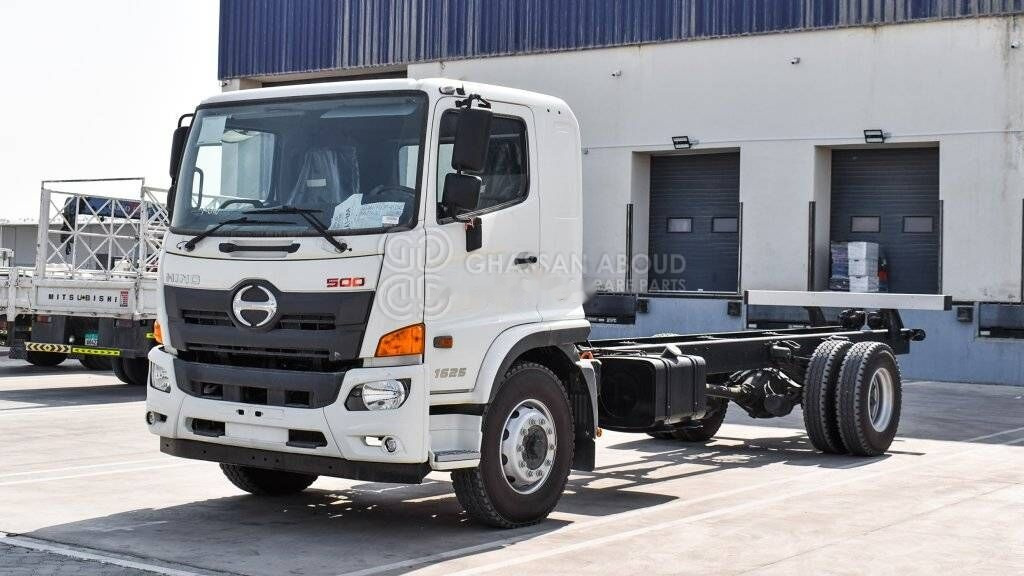 Hino FG – 1625 1 - Cab chassis truck: picture 1