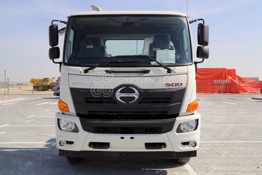 Hino FG – 1625 10.3 - Cab chassis truck: picture 2