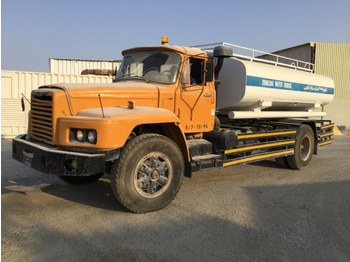 Tank truck Hino KY220: picture 1