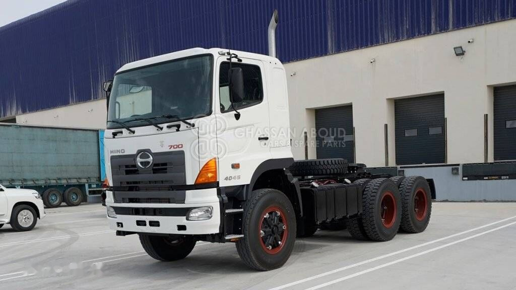 Hino SV Euro 3dg – 4045 100 Tons(GCM) Single Cab HEAD MY2 - Cab chassis truck: picture 1