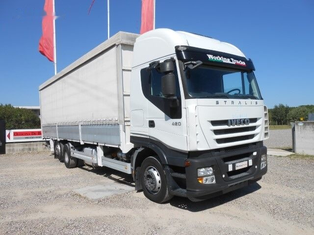 IVECO AS260S42 - Curtainsider truck: picture 1