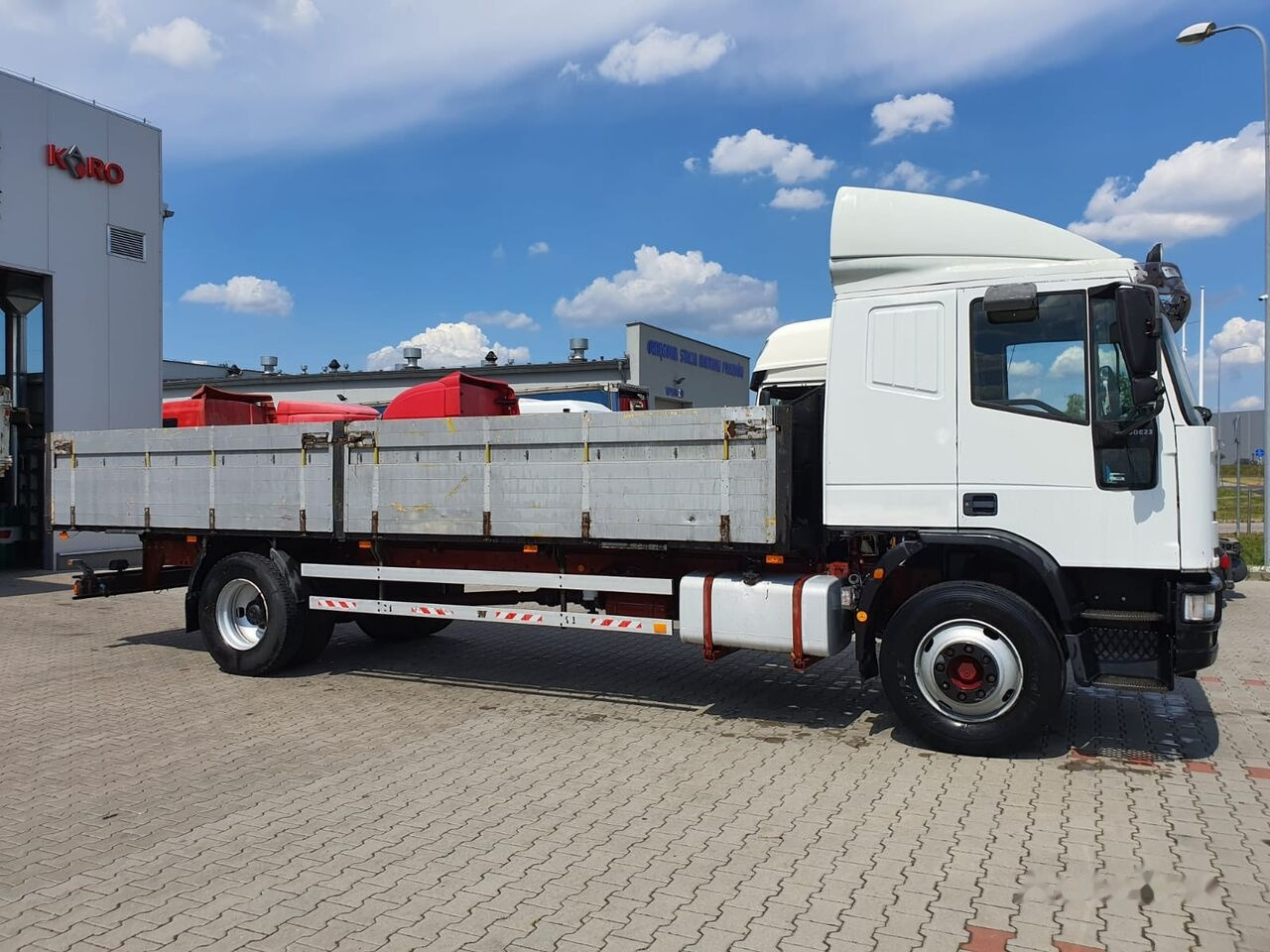 IVECO EuroCargo 150E23, full Steel, Manual - Dropside/ Flatbed truck: picture 4