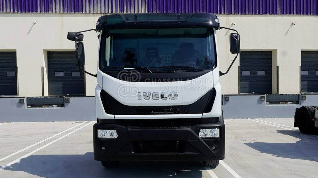 IVECO EuroCargo ML180 - Cab chassis truck: picture 2