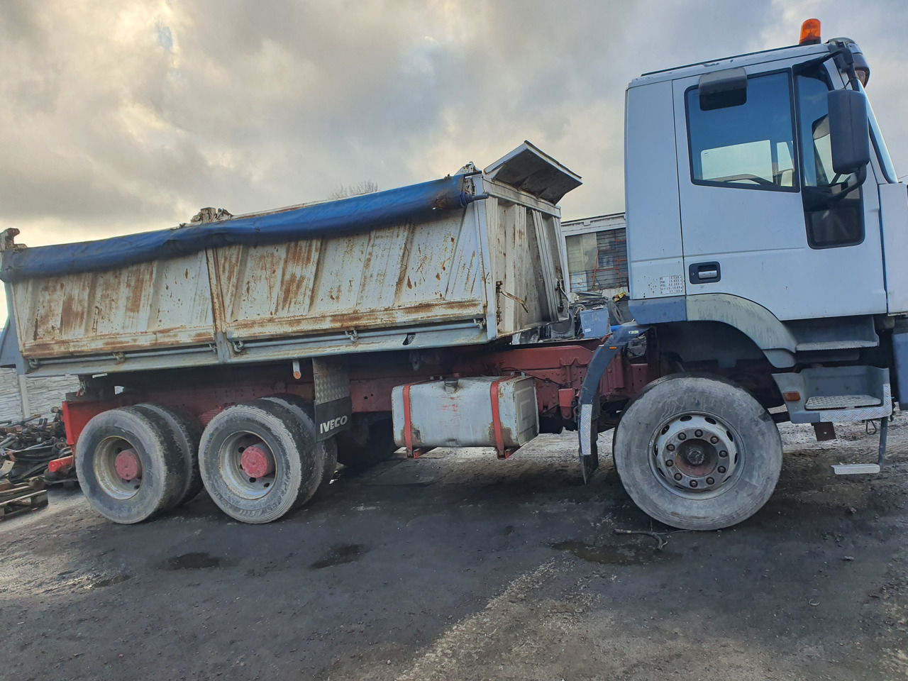 IVECO Eurotrakker 6x4 - Tipper: picture 5