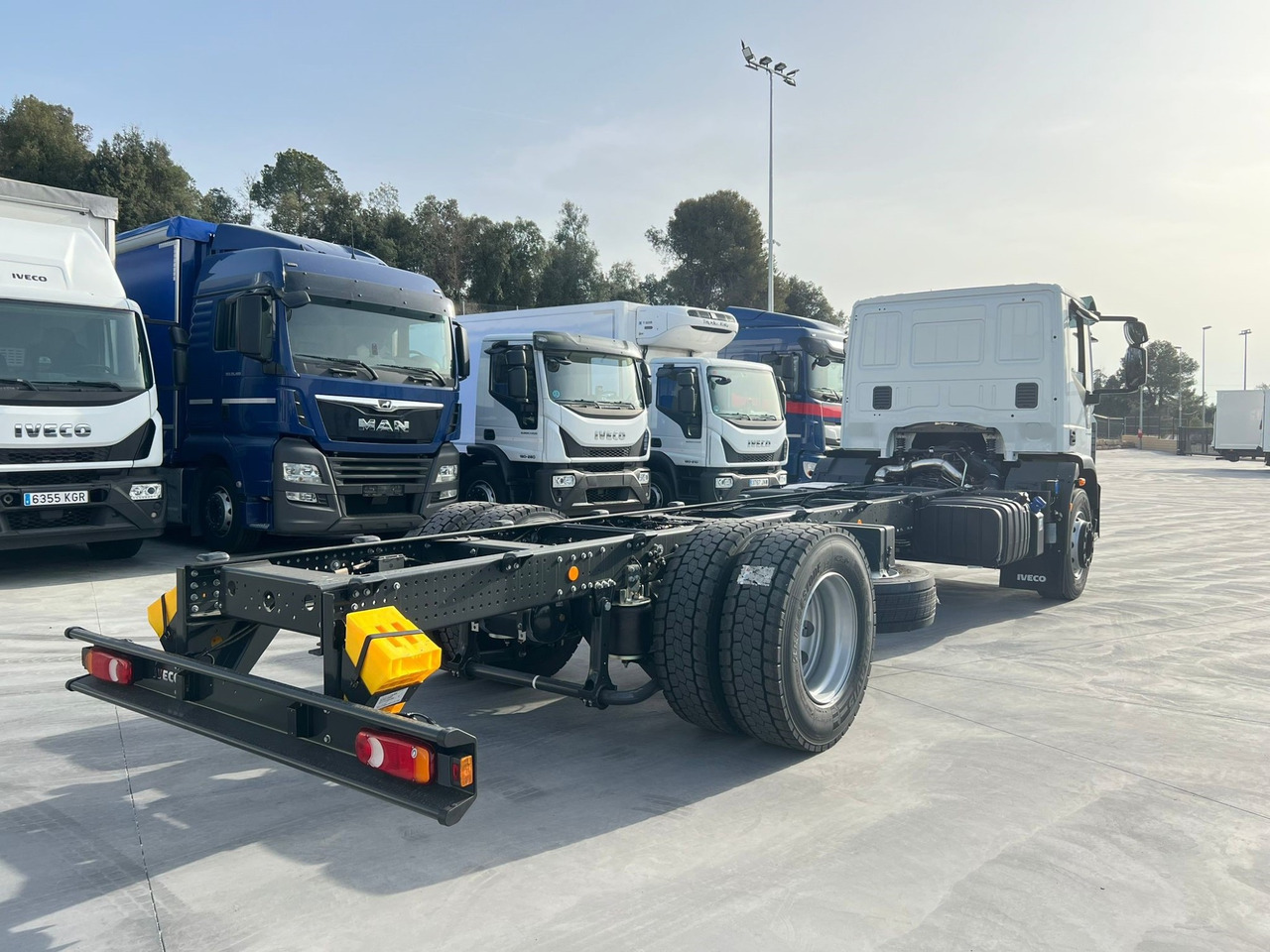 IVECO ML 180EL32 P Eurocargo E6 (Chassis cabina) - Cab chassis truck: picture 3