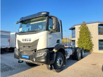 IVECO T-WAY AD380T45 (Chassis) - Cab chassis truck: picture 1