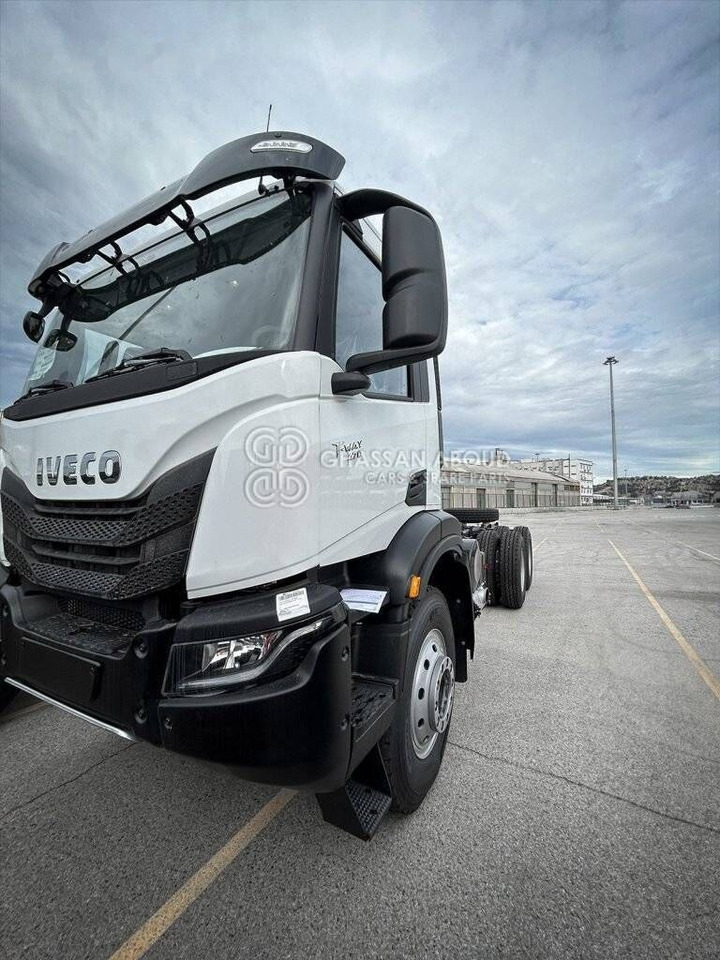 IVECO T-WAY AT380T47H - Cab chassis truck: picture 1