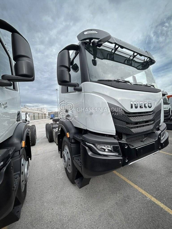 IVECO T-WAY AT380T47H - Cab chassis truck: picture 2