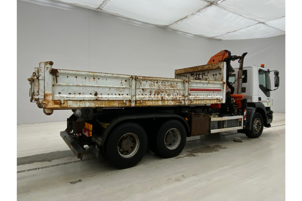 IVECO Trakker 380 - Crane truck: picture 5