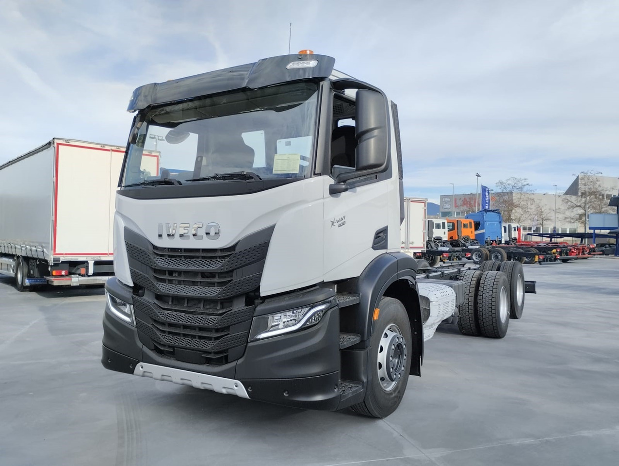 IVECO X-WAY AD280X40 E6 (Chassis) - Cab chassis truck: picture 1