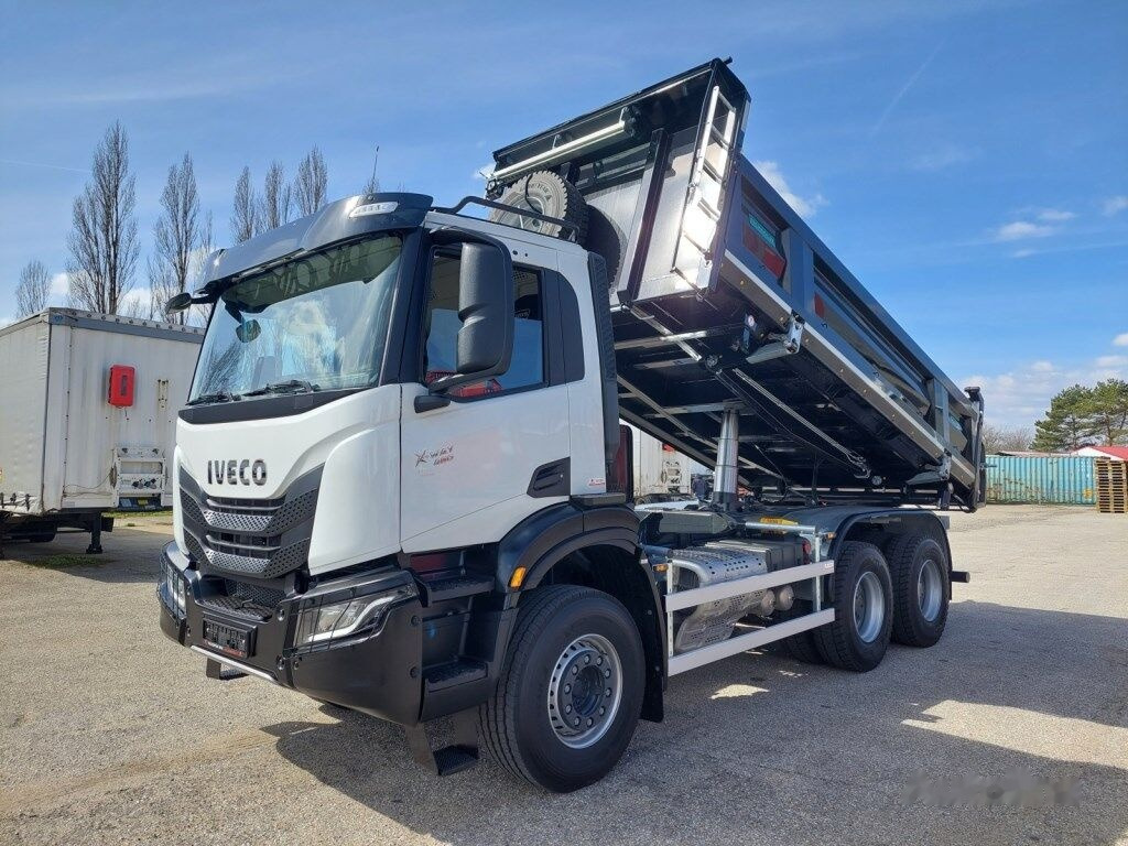 IVECO X-Way AD300X48 6x4 - Tipper: picture 1