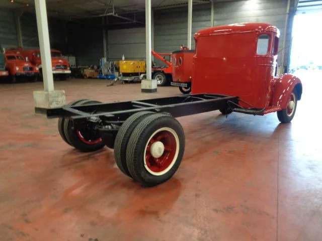 International D 30 4 TONNER - Cab chassis truck: picture 4