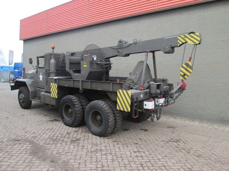 International wrecker - Crane truck: picture 2