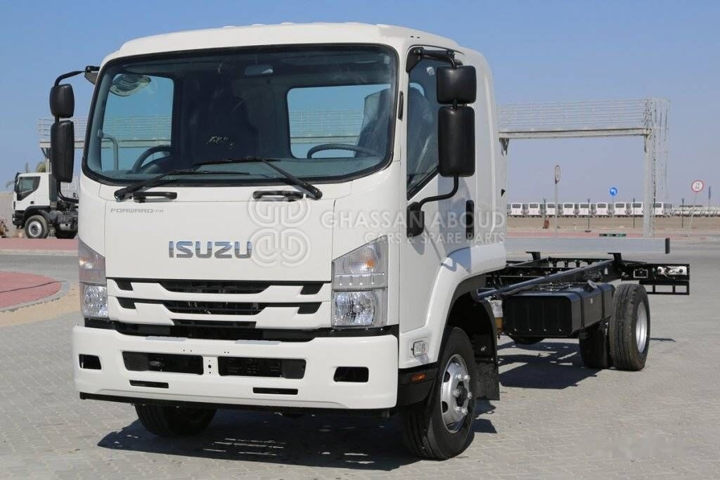 Isuzu FRR - Cab chassis truck: picture 1